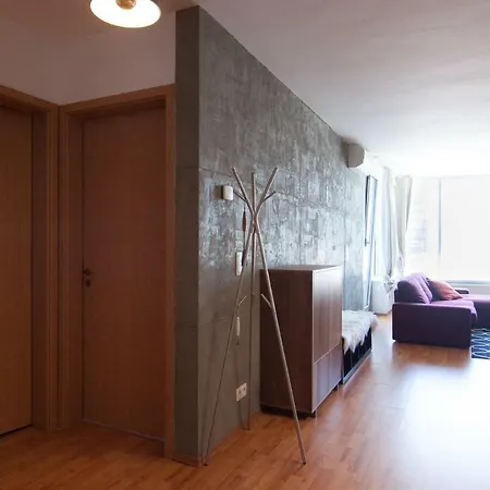 Bajka 09 -self Check - Free Parking Daire Bratislava